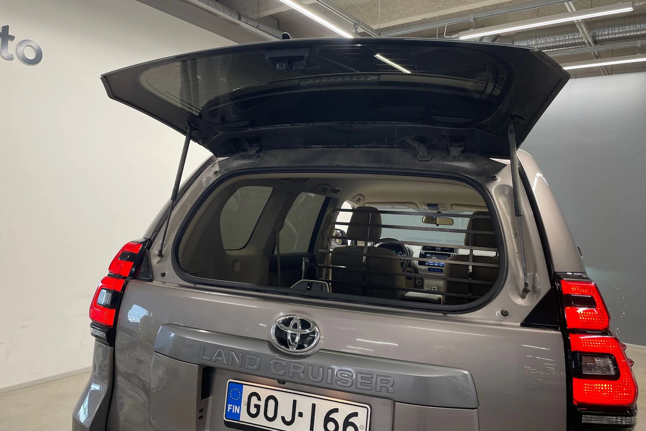 Ruskea (beige) Toyota Land Cruiser 2020 kuva 32.
