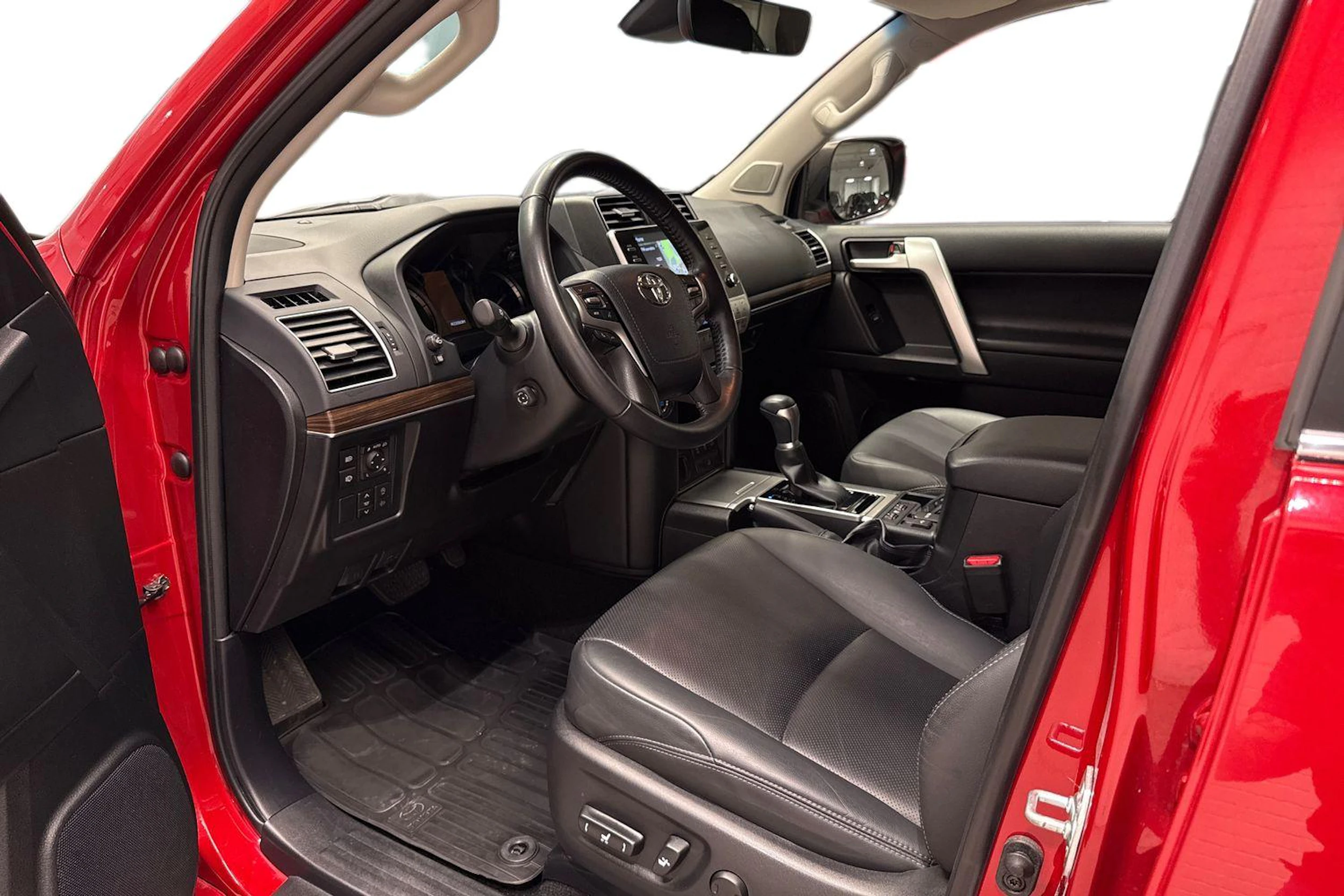 punainen Toyota Land Cruiser 2022 kuva 6.