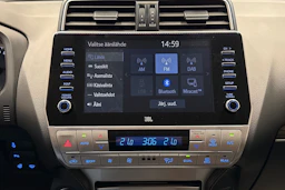 punainen Toyota Land Cruiser 2022 kuva 17.