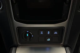 punainen Toyota Land Cruiser 2022 kuva 19.