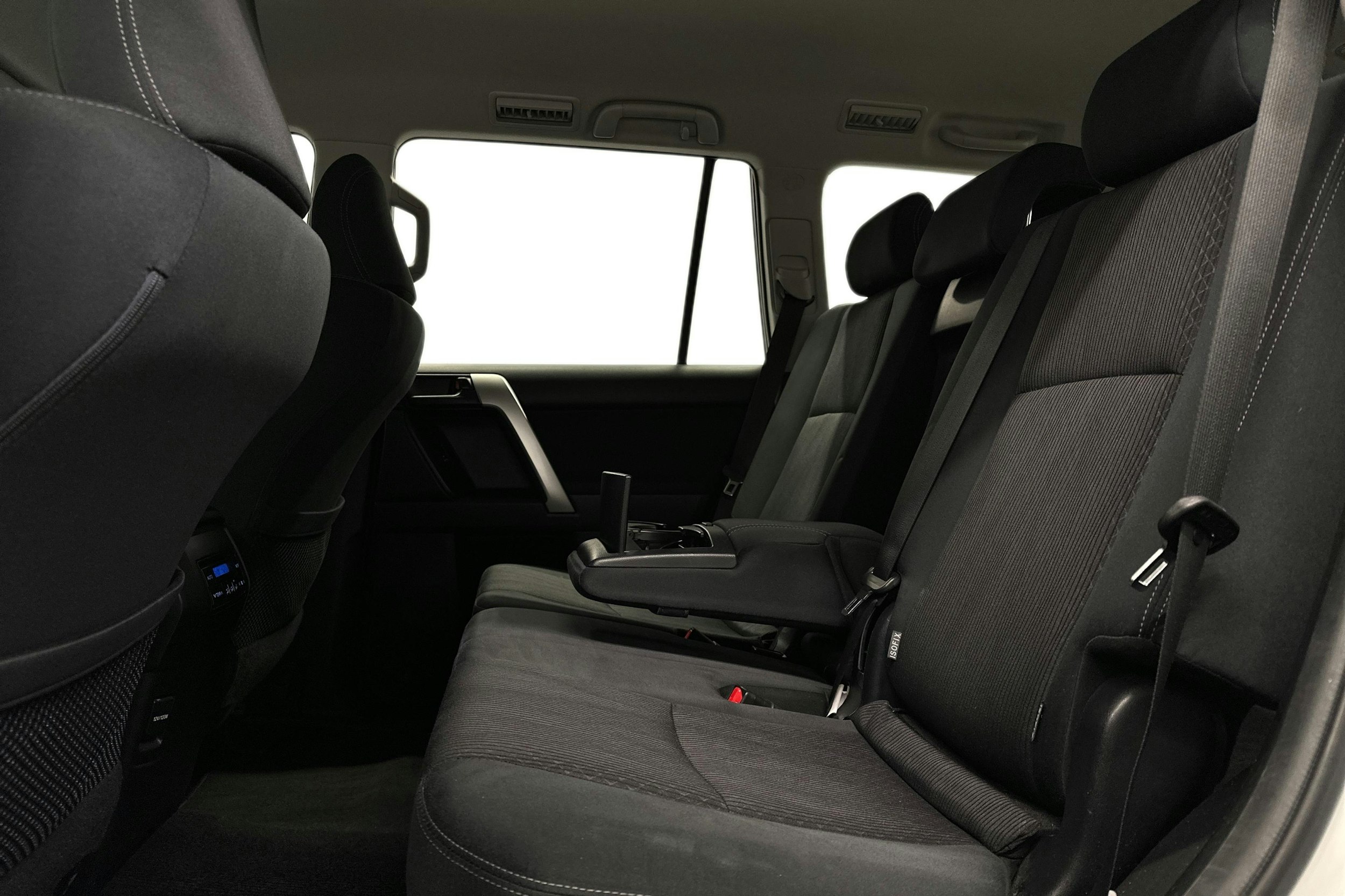 valkoinen Toyota Land Cruiser 2022 kuva 10.