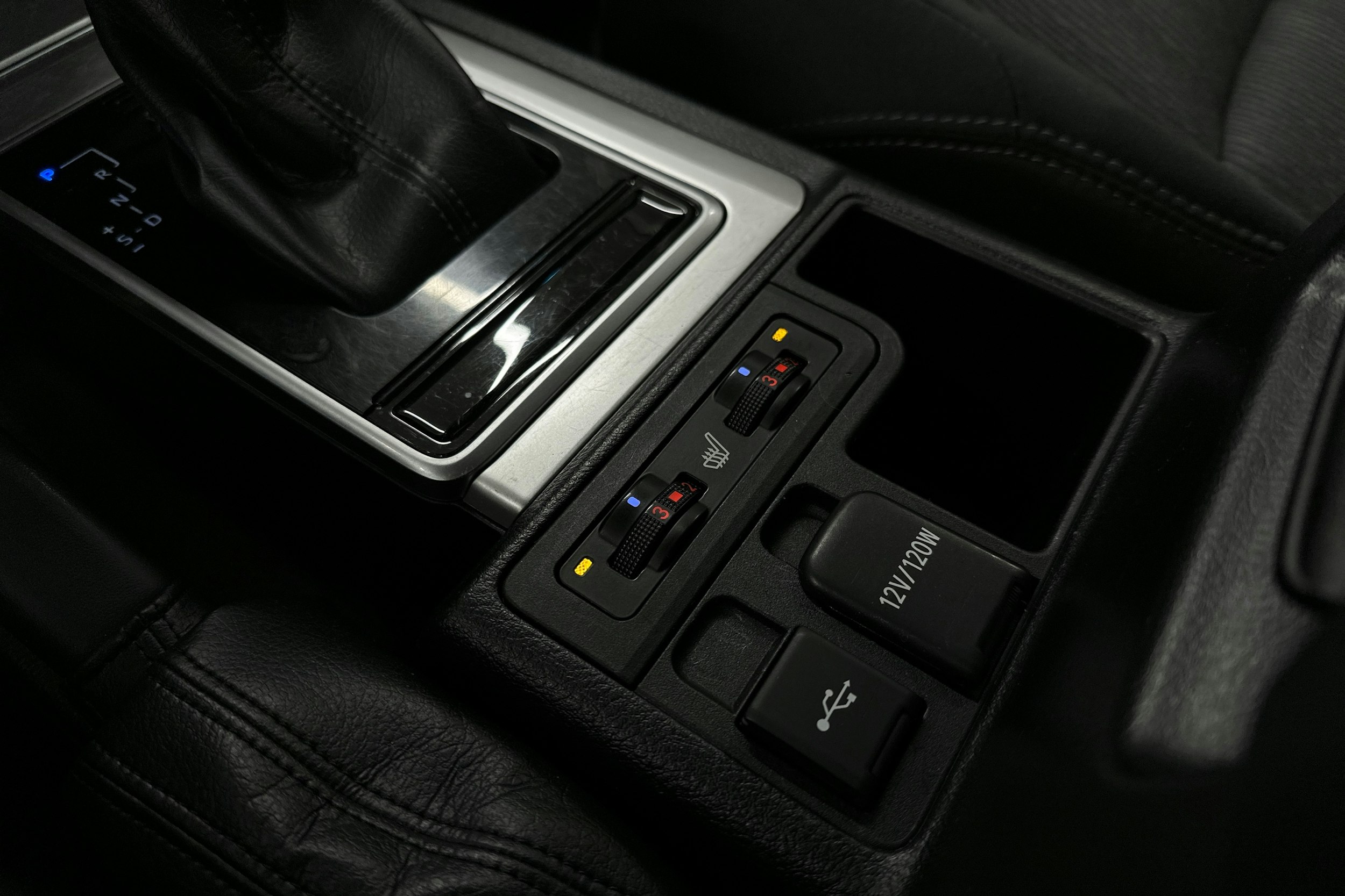 valkoinen Toyota Land Cruiser 2022 kuva 20.