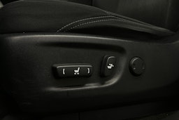 valkoinen Toyota Land Cruiser 2022 kuva 22.