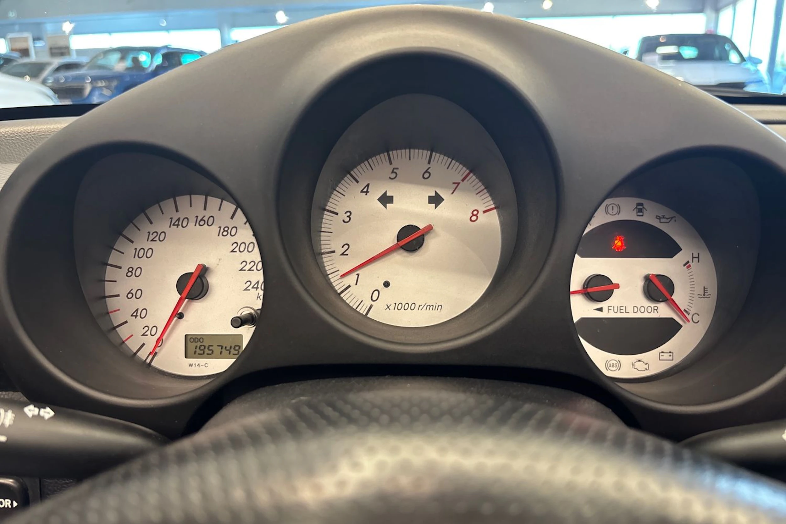 punainen Toyota MR2 2005 kuva 13.