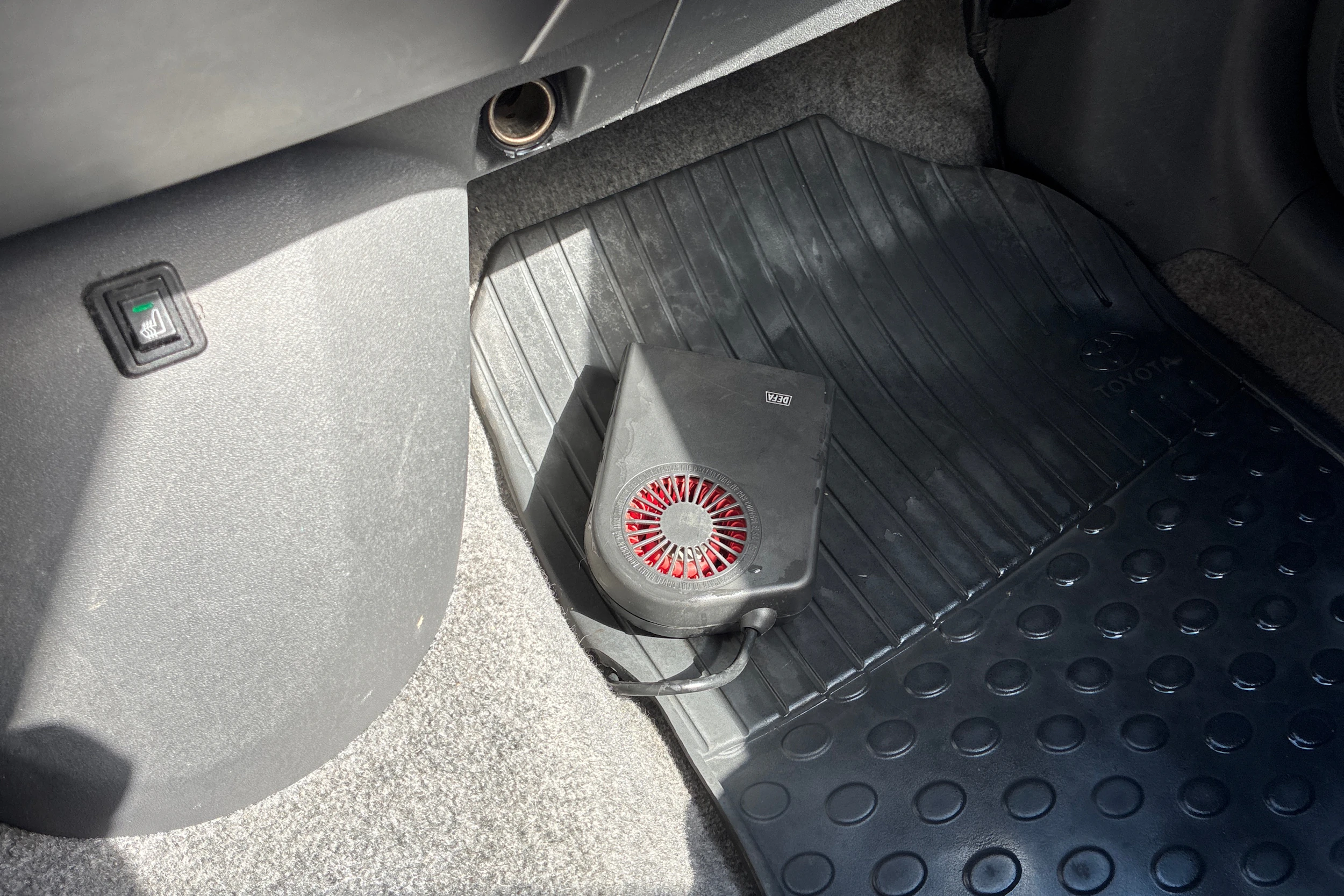 Musta Toyota Prius 2004 kuva 13.