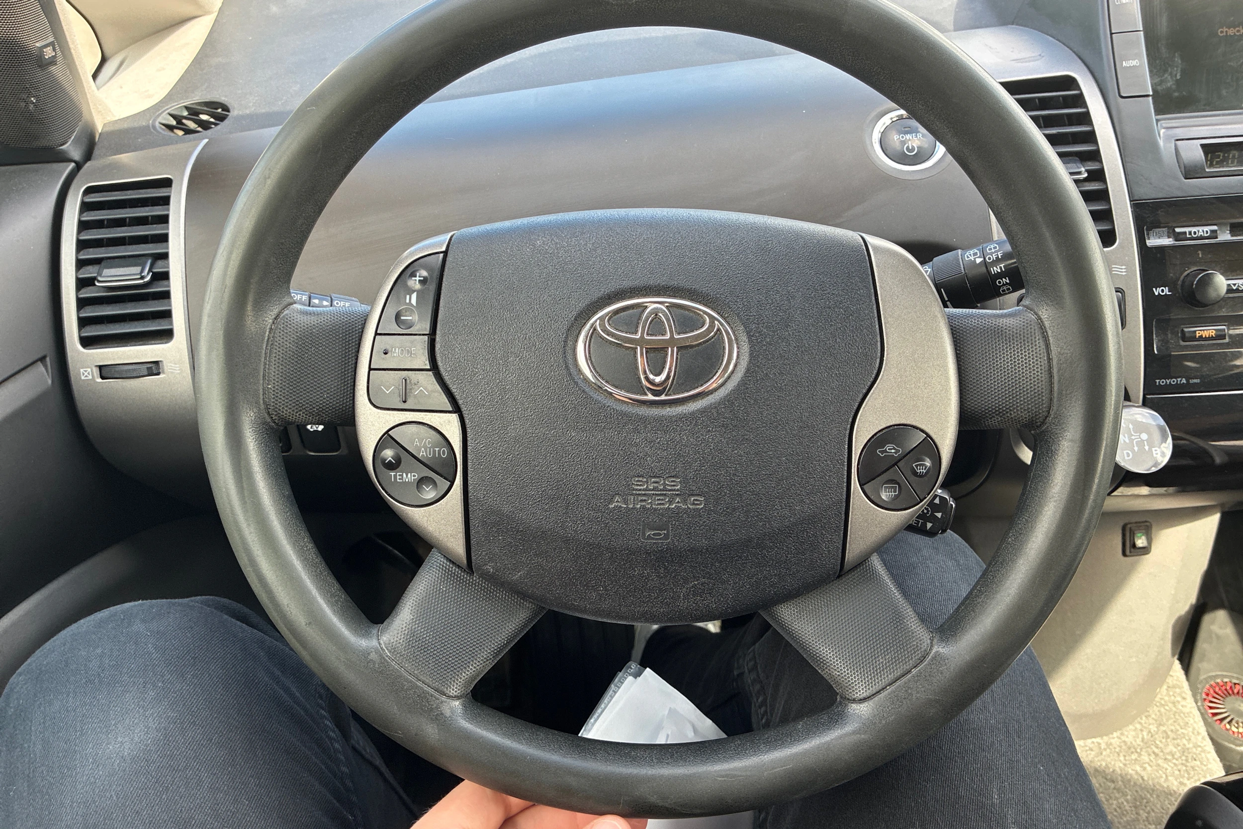 Musta Toyota Prius 2004 kuva 22.