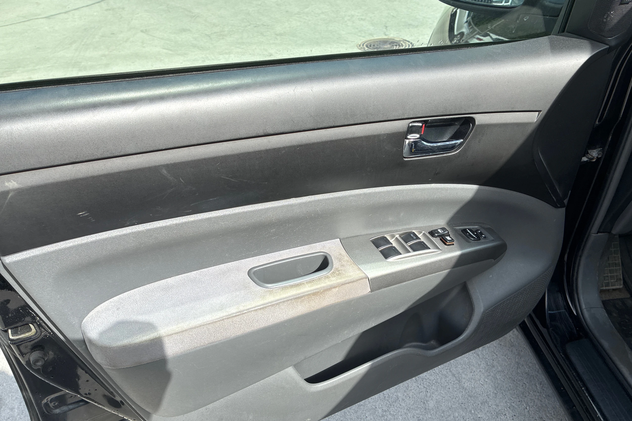 Musta Toyota Prius 2004 kuva 36.