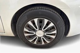 harmaa Toyota Prius 2005 kuva 9.