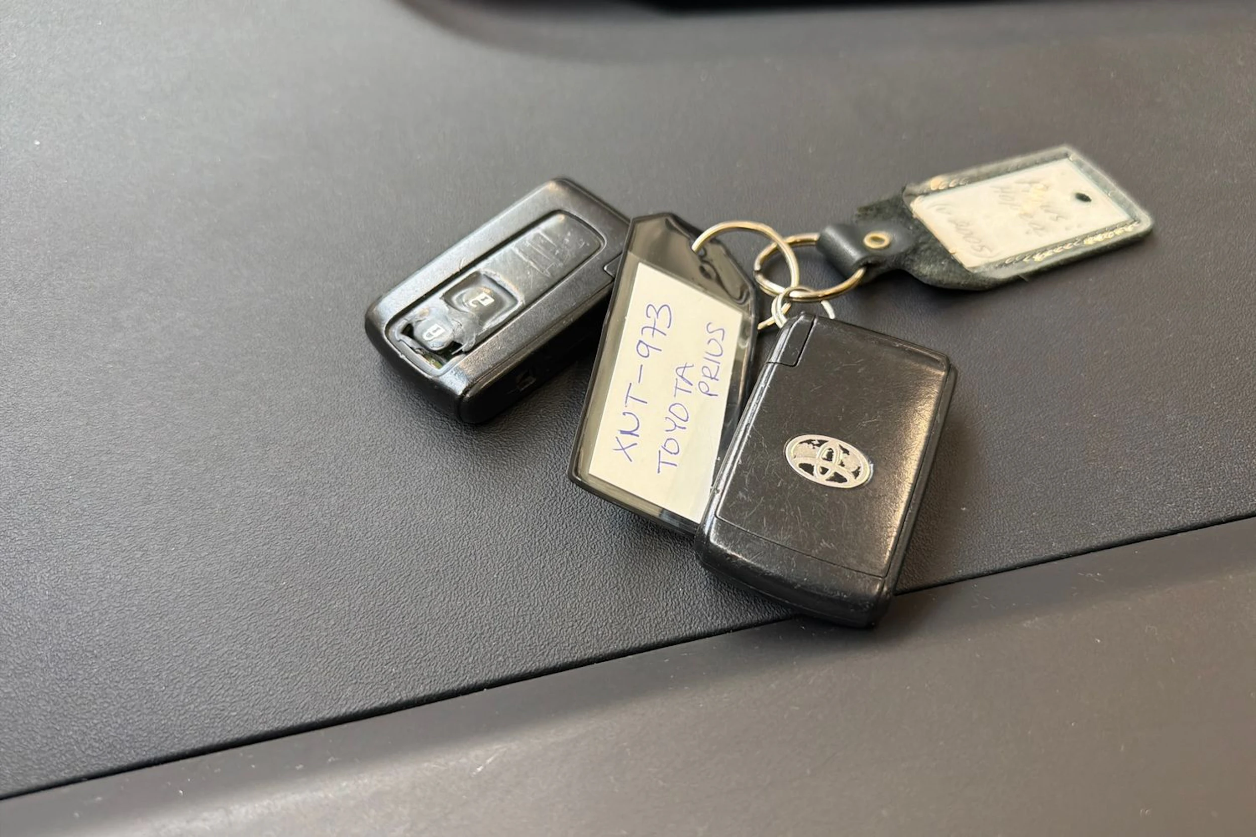 harmaa Toyota Prius 2005 kuva 16.
