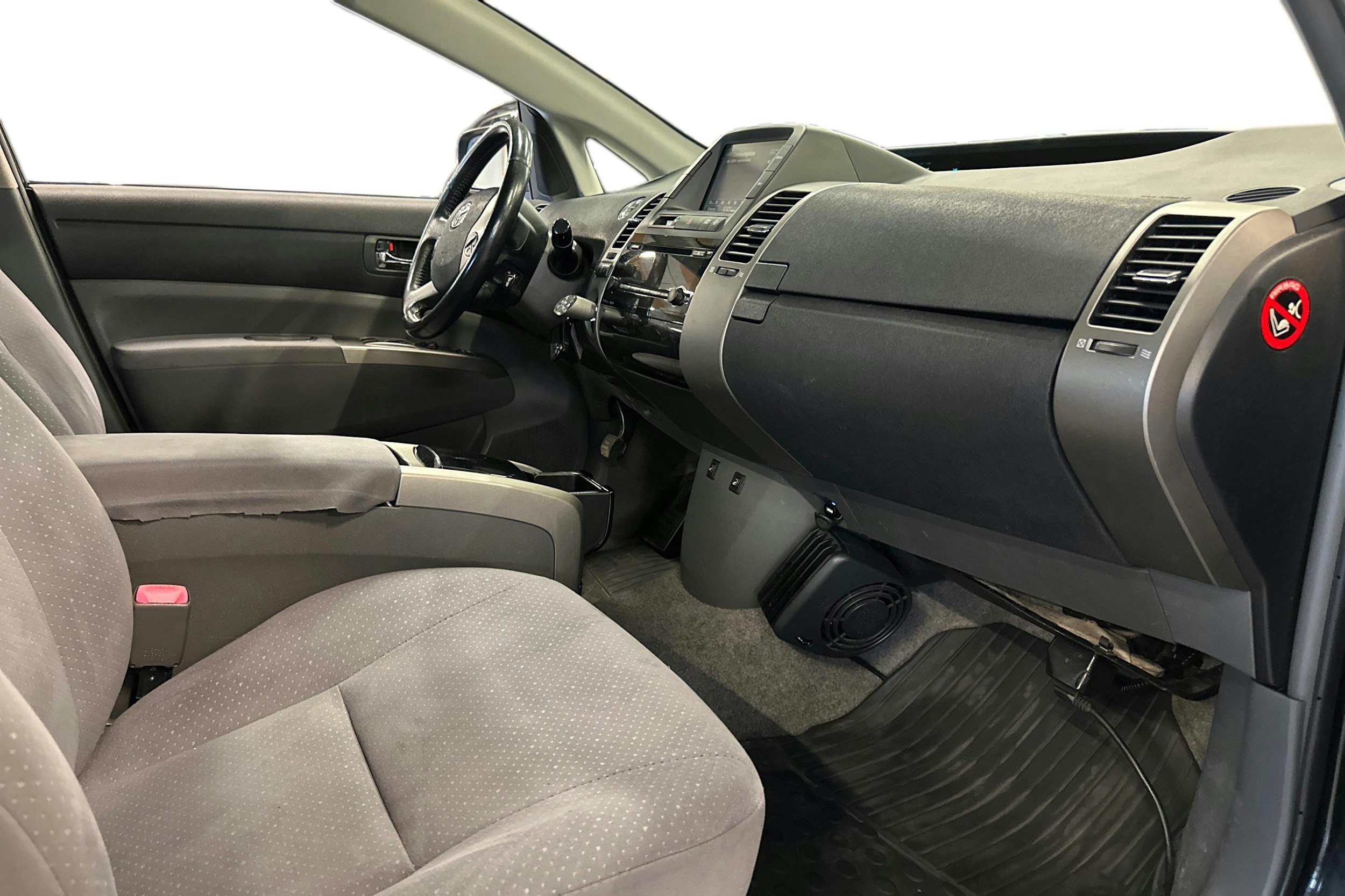 musta Toyota Prius 2008 kuva 10.