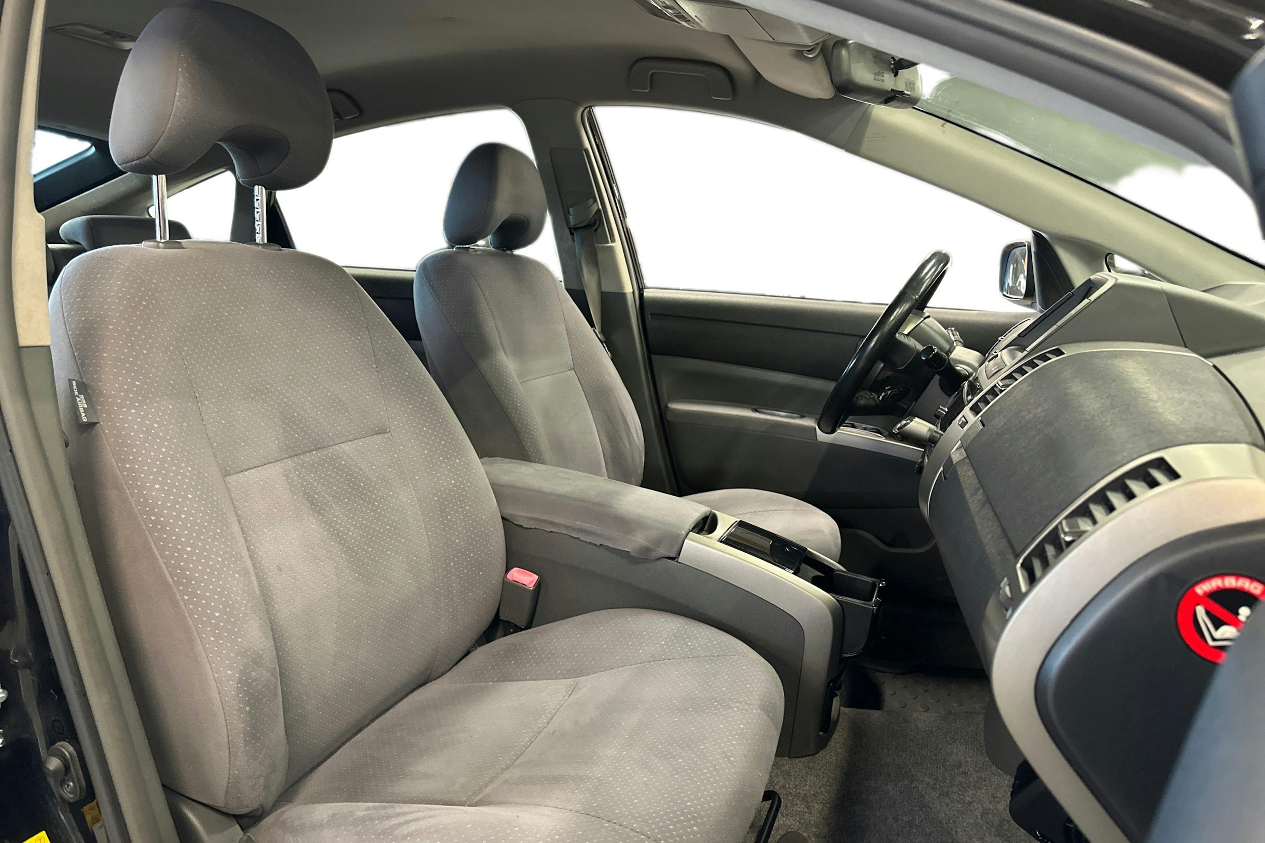 musta Toyota Prius 2008 kuva 11.