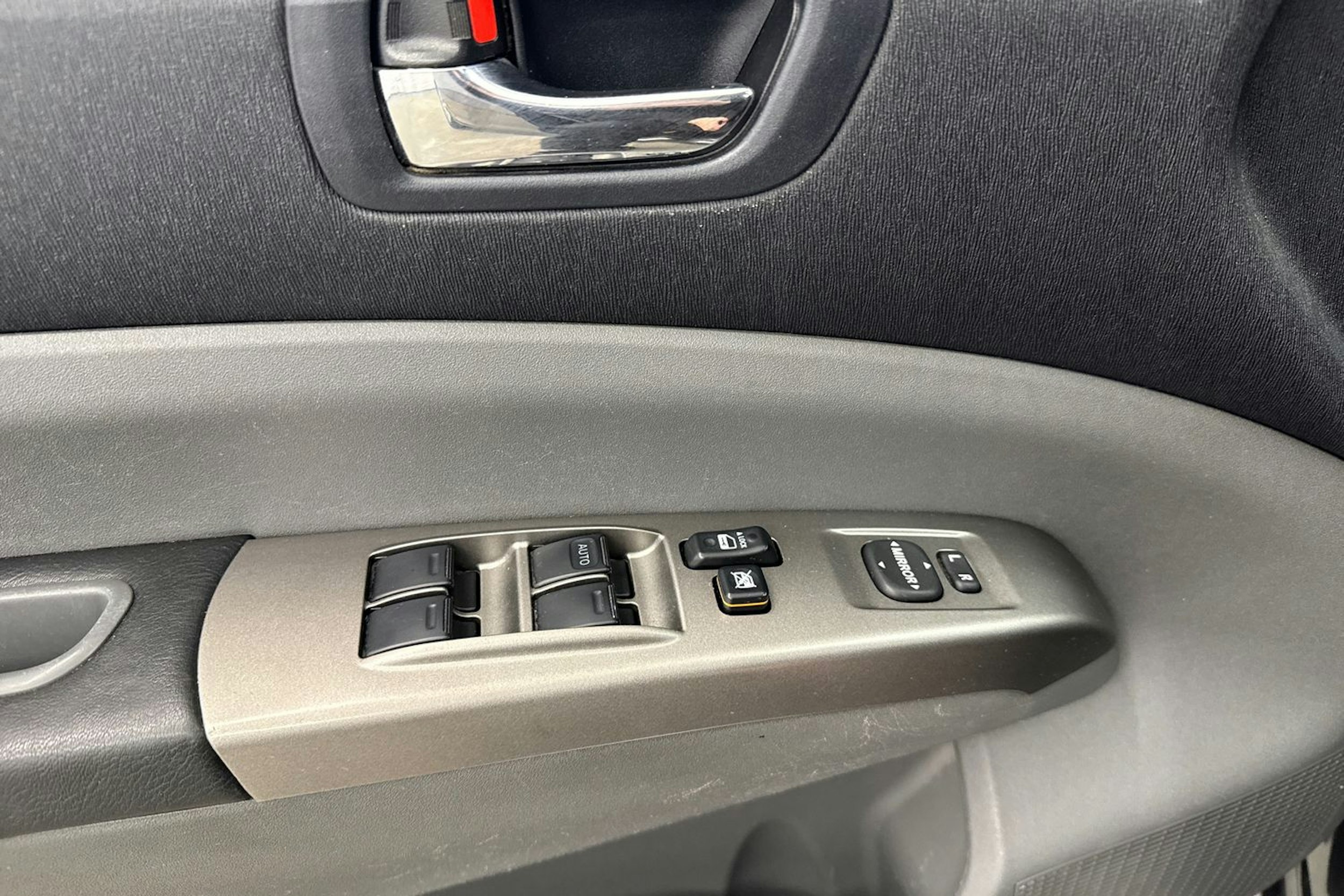 Harmaa Toyota Prius 2008 kuva 13.