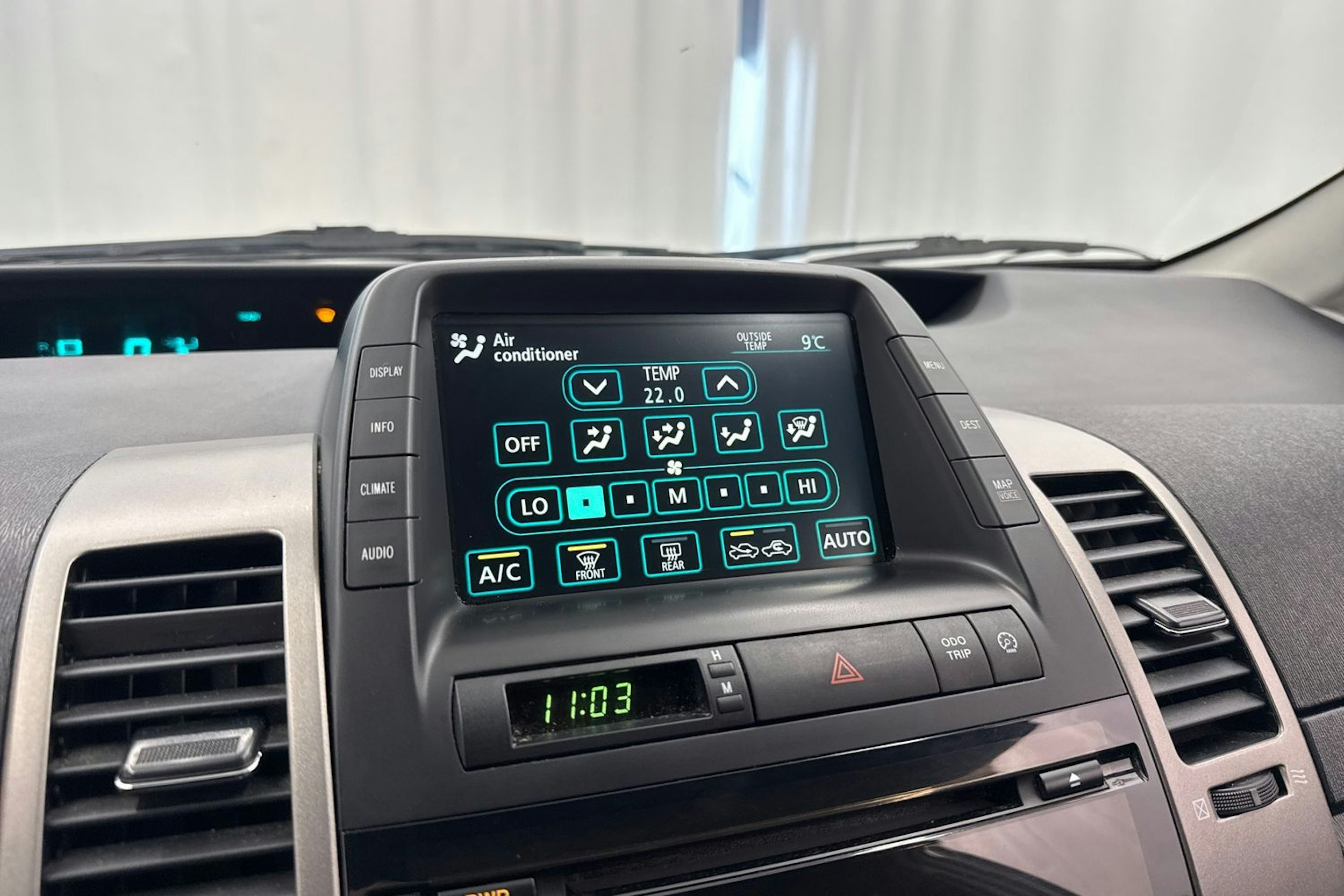 Harmaa Toyota Prius 2008 kuva 16.