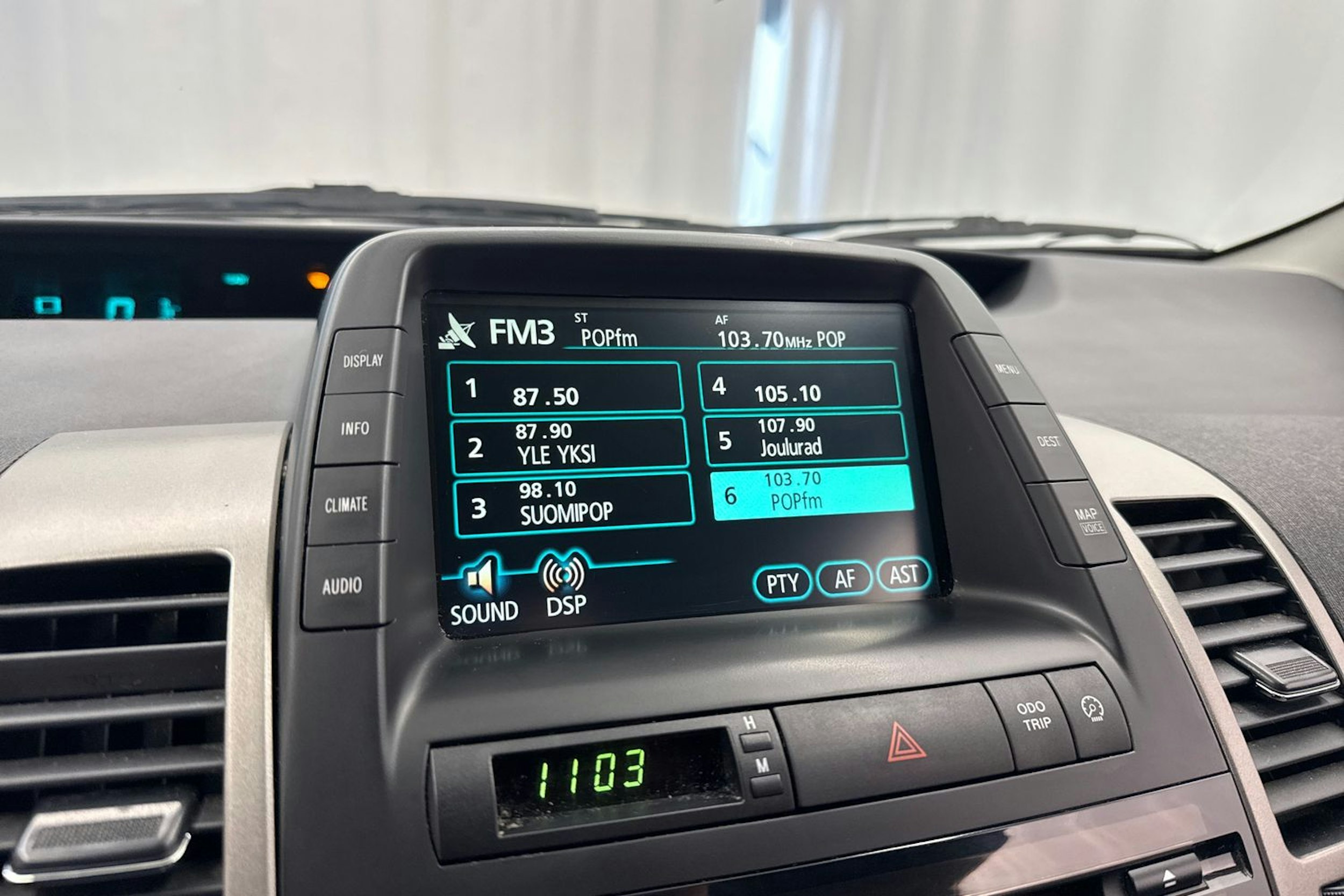 Harmaa Toyota Prius 2008 kuva 17.