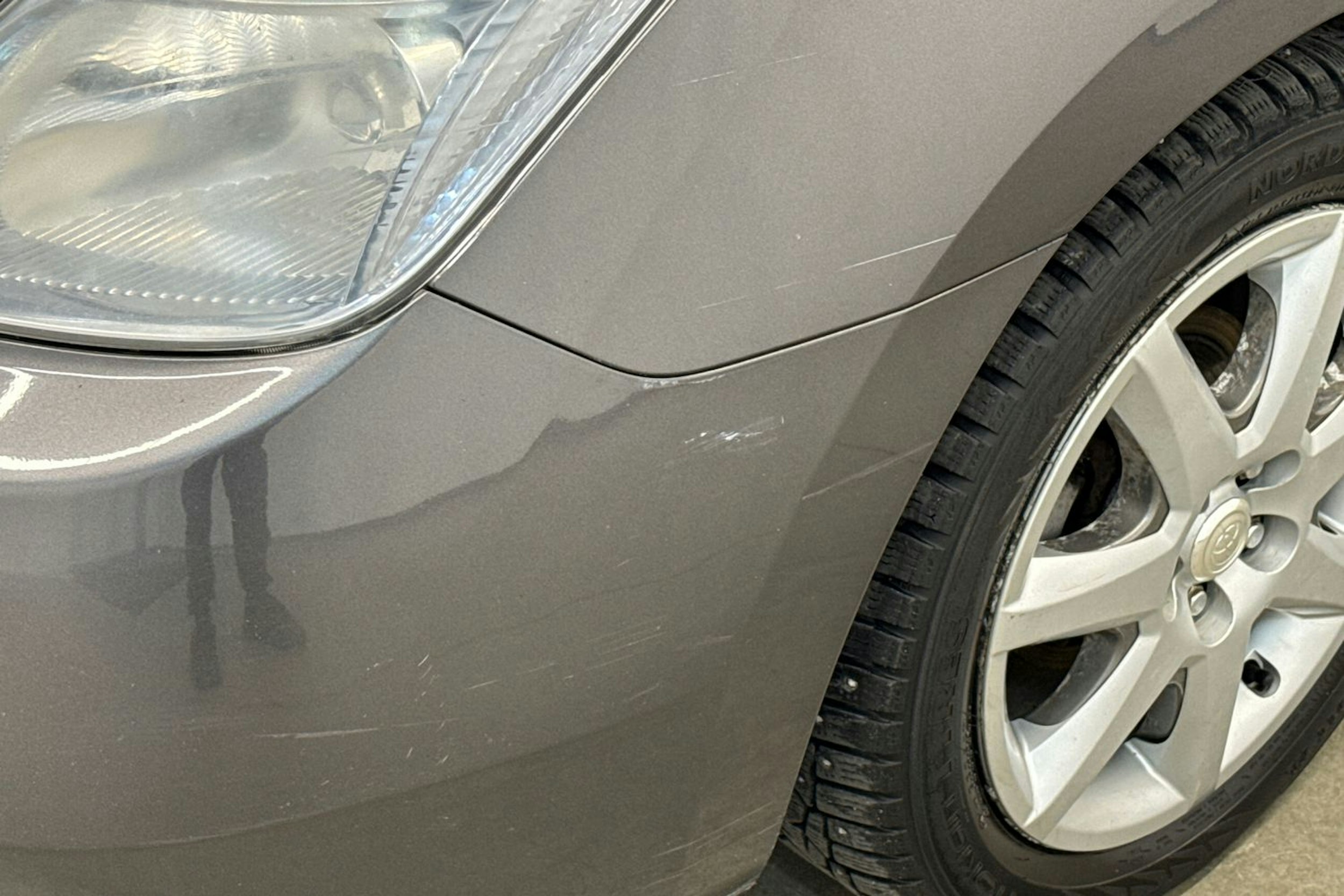 Harmaa Toyota Prius 2008 kuva 26.