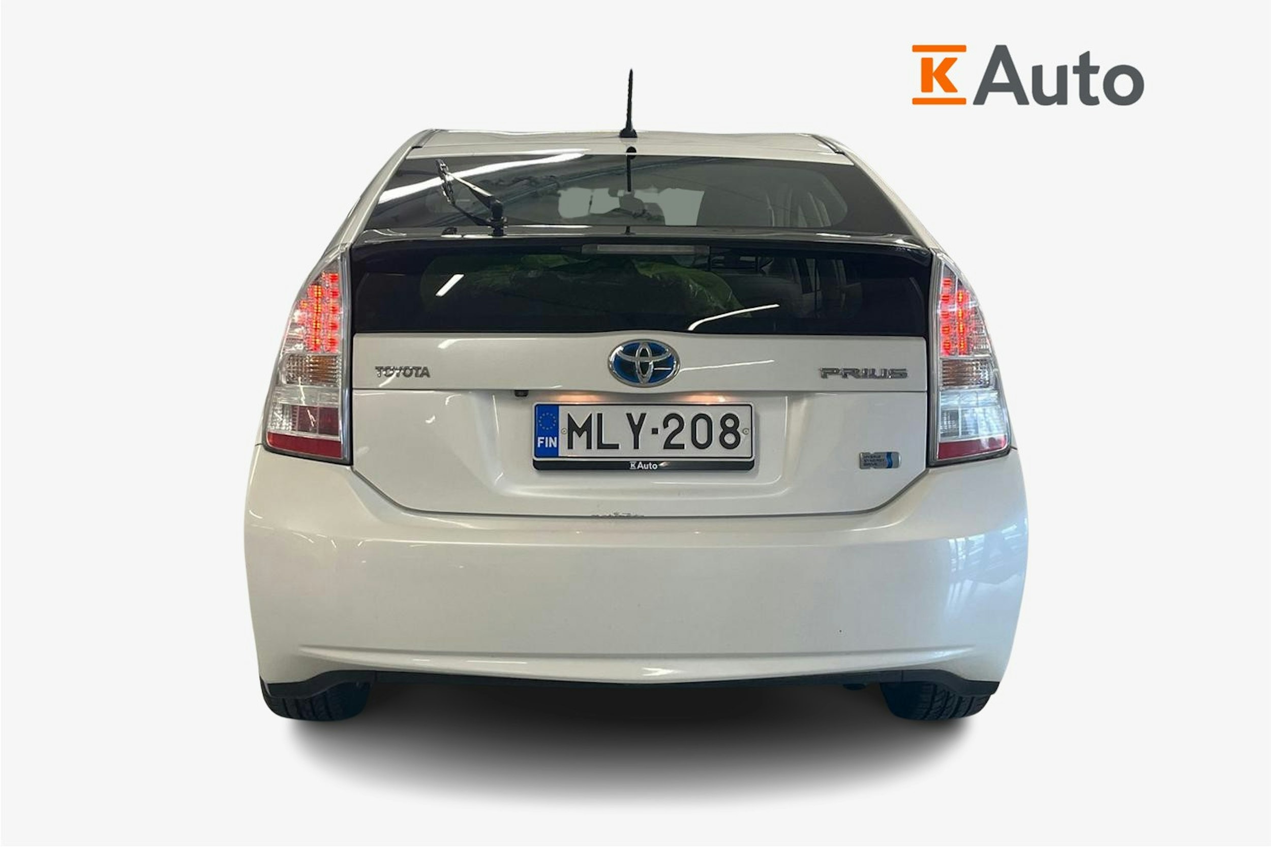 valkoinen Toyota Prius 2010 kuva 3.