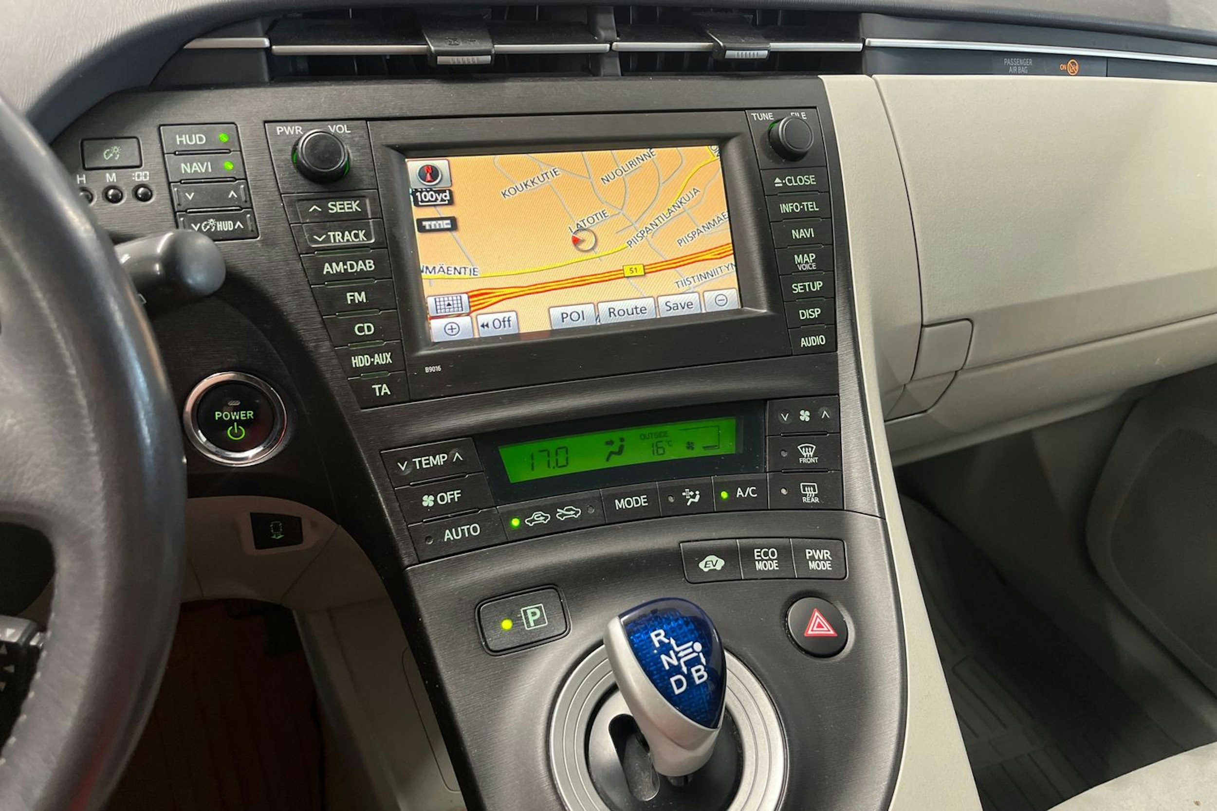 valkoinen Toyota Prius 2010 kuva 20.