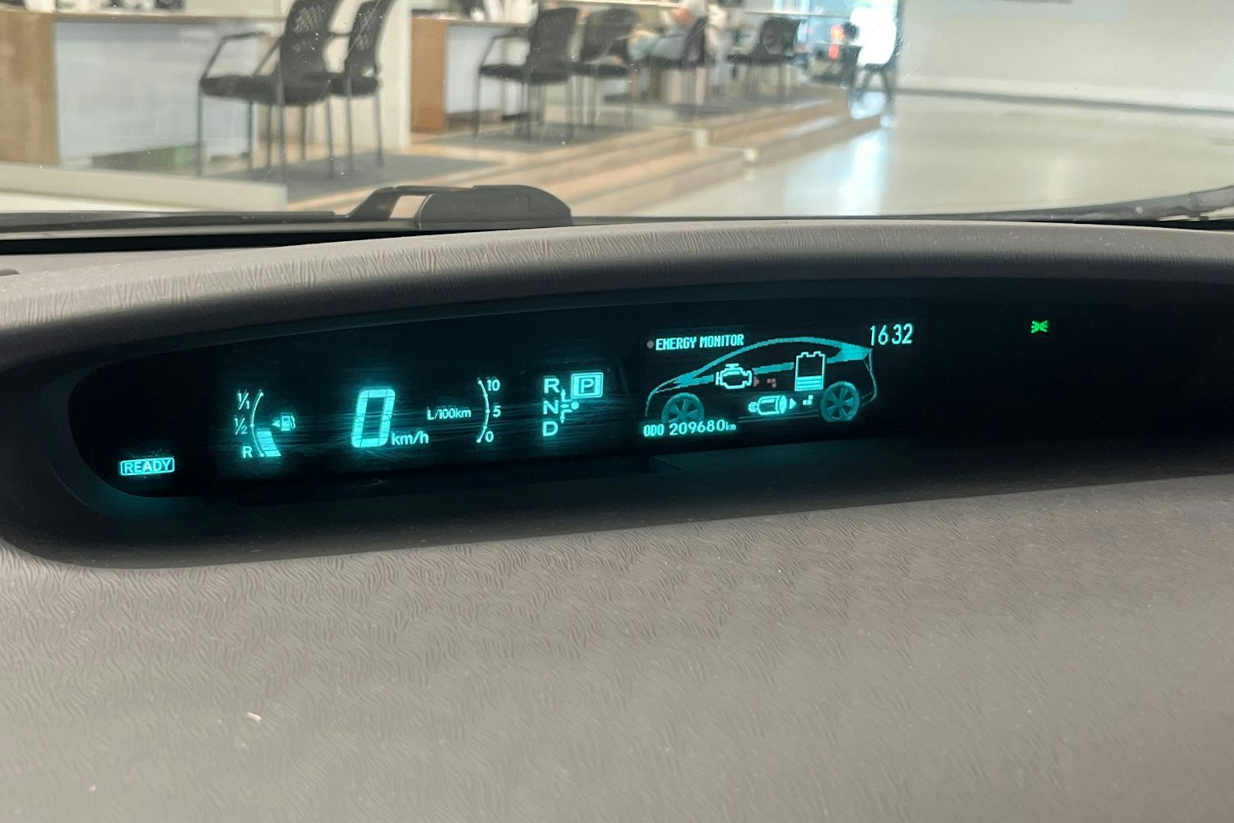 valkoinen Toyota Prius 2010 kuva 21.