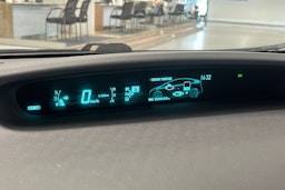 valkoinen Toyota Prius 2010 kuva 21.