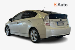 valkoinen Toyota Prius 2010 kuva 2.