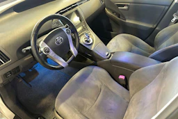valkoinen Toyota Prius 2010 kuva 3.