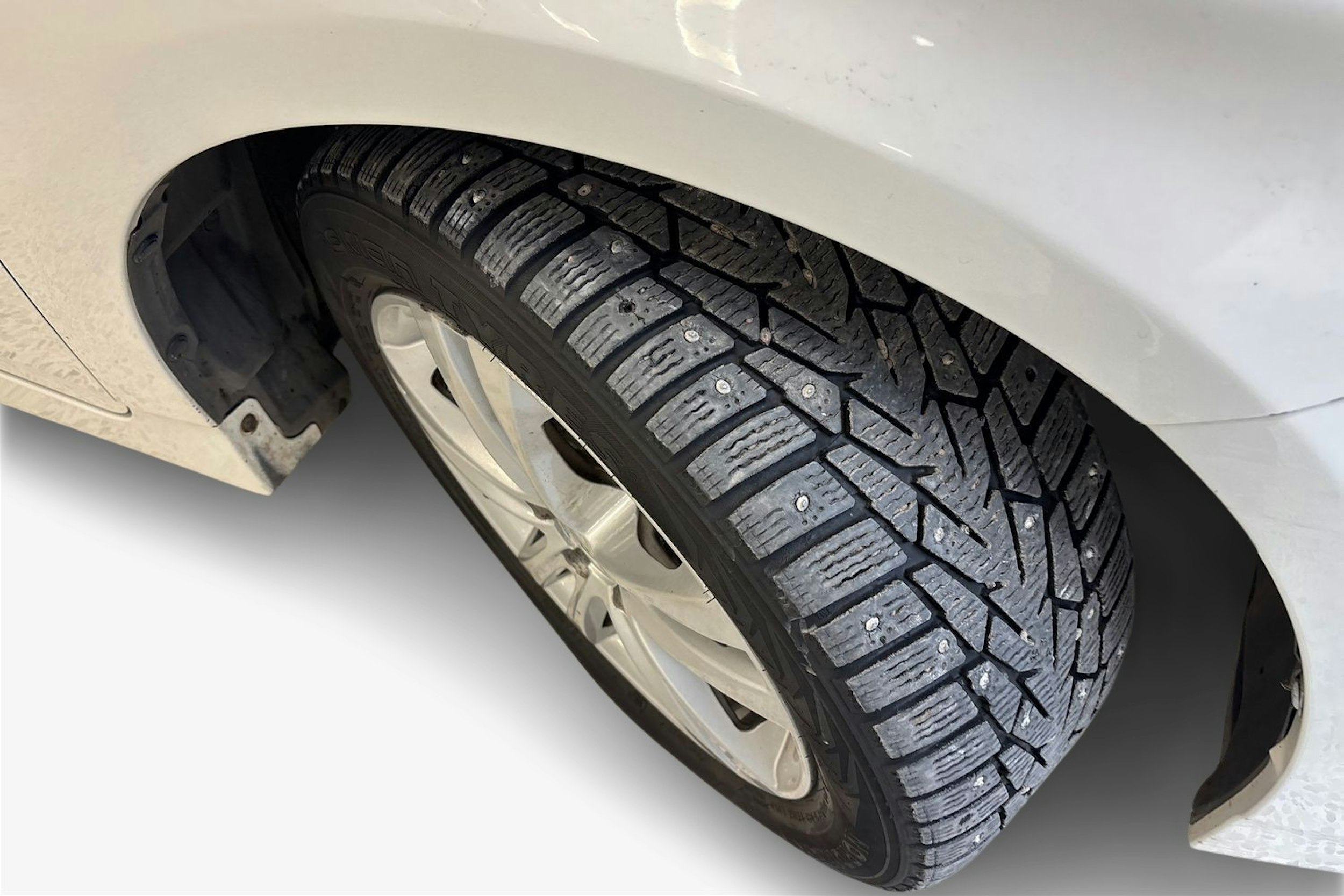 valkoinen Toyota Prius 2010 kuva 11.