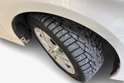 valkoinen Toyota Prius 2010 kuva 11.