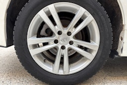 valkoinen Toyota Prius 2010 kuva 13.