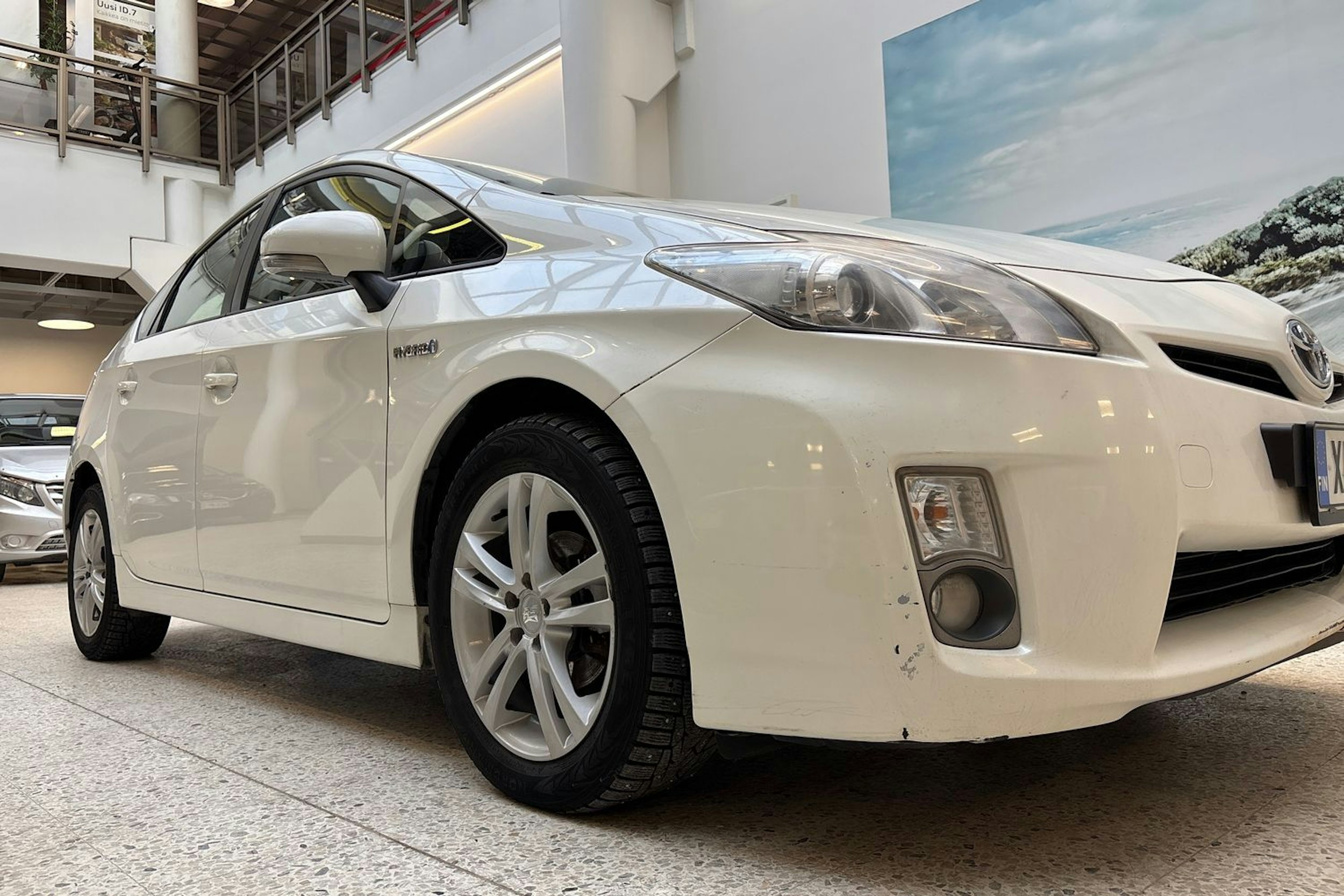 valkoinen Toyota Prius 2010 kuva 14.