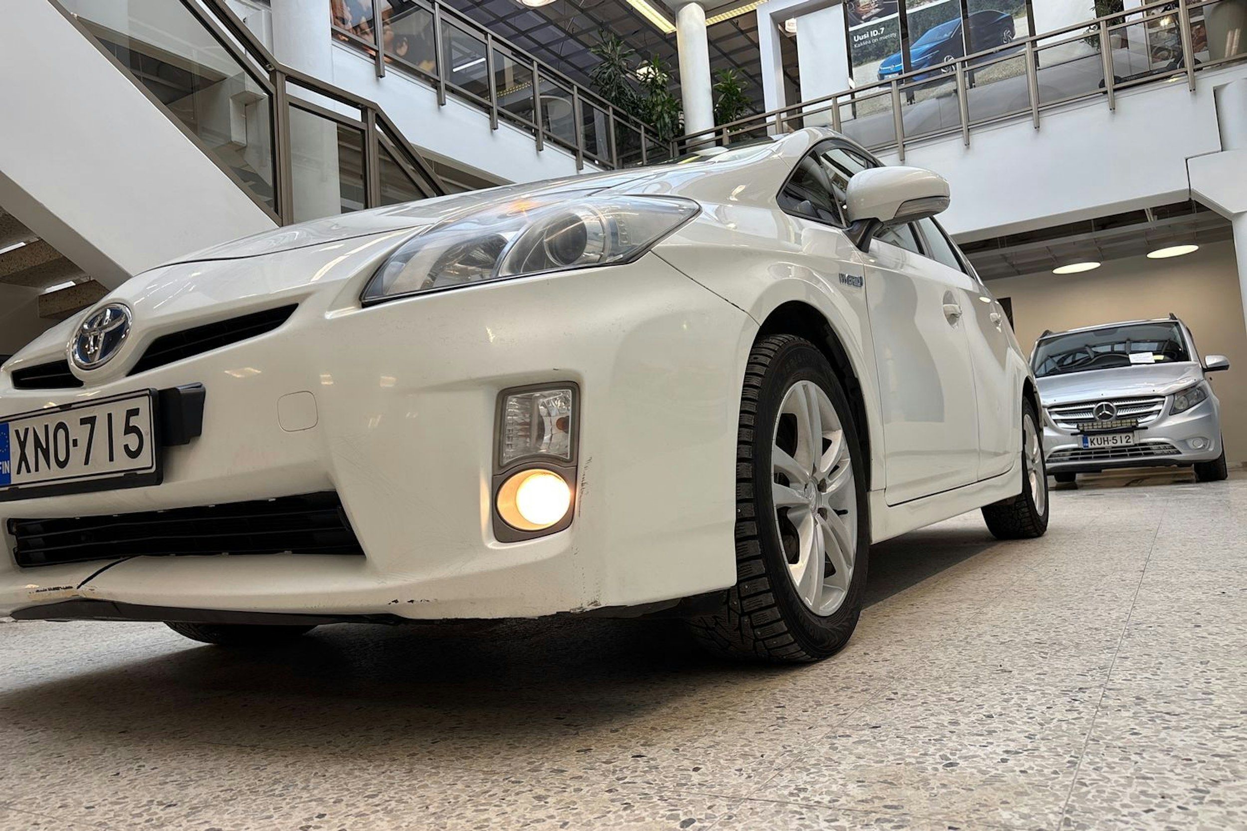 valkoinen Toyota Prius 2010 kuva 15.