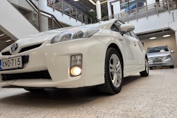 valkoinen Toyota Prius 2010 kuva 15.