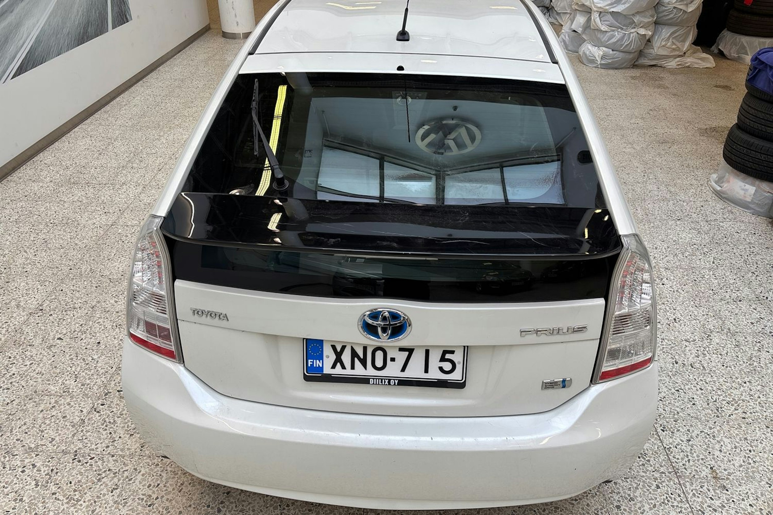 valkoinen Toyota Prius 2010 kuva 20.