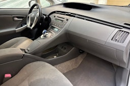 valkoinen Toyota Prius 2010 kuva 27.