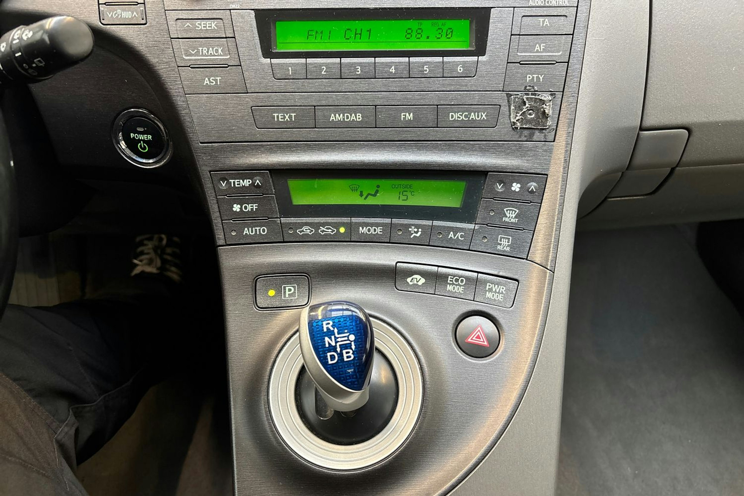 valkoinen Toyota Prius 2010 kuva 29.