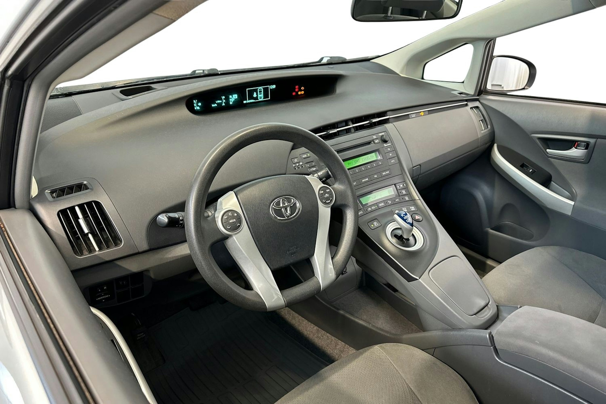 Hopea Toyota Prius 2012 kuva 7.