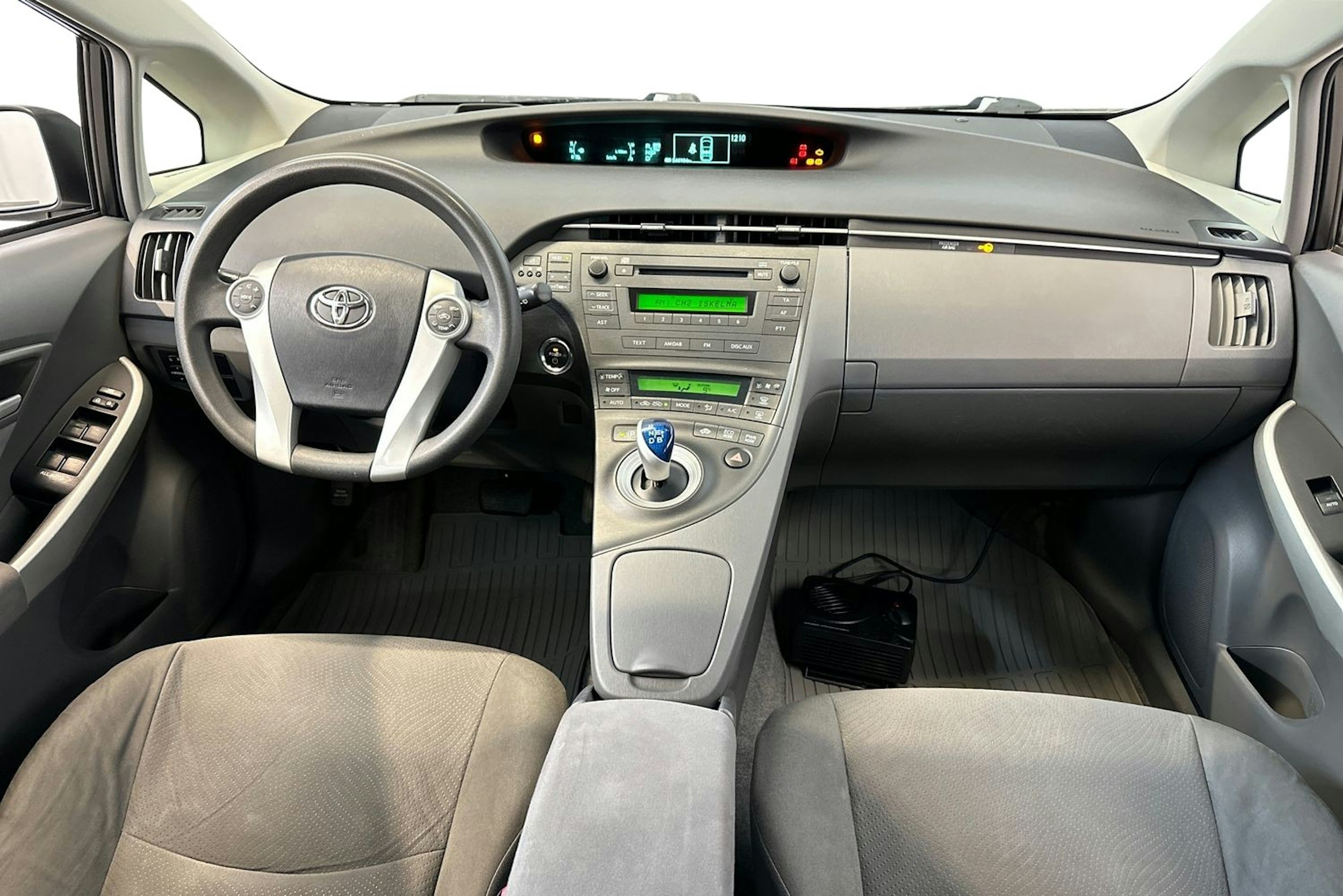 Hopea Toyota Prius 2012 kuva 10.
