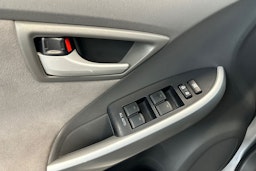 Hopea Toyota Prius 2012 kuva 11.