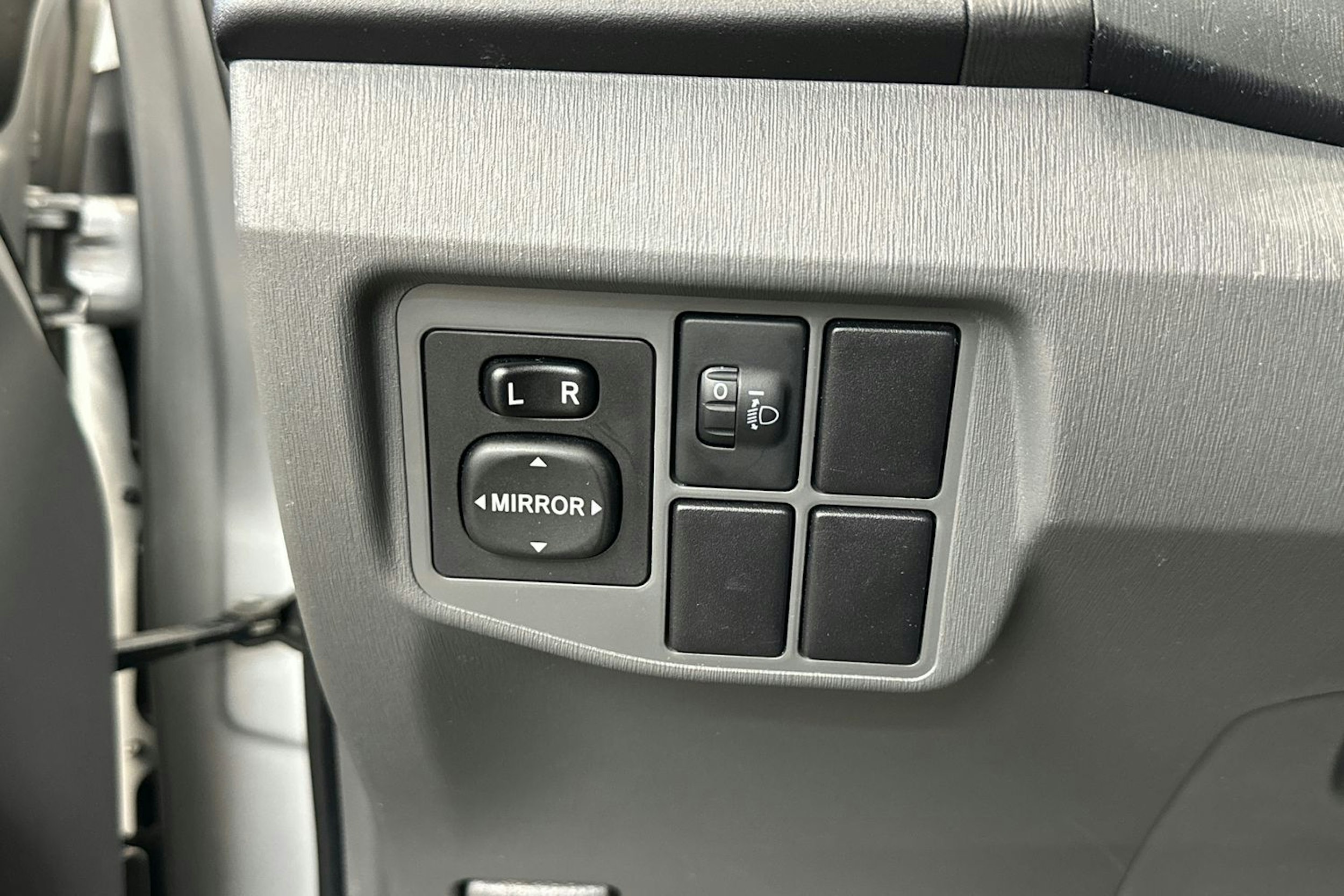 Hopea Toyota Prius 2012 kuva 13.