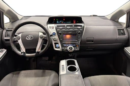 Harmaa Toyota Prius+ 2013 kuva 7.