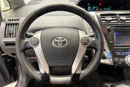 Harmaa Toyota Prius+ 2013 kuva 11.