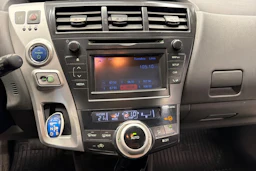 Harmaa Toyota Prius+ 2013 kuva 12.