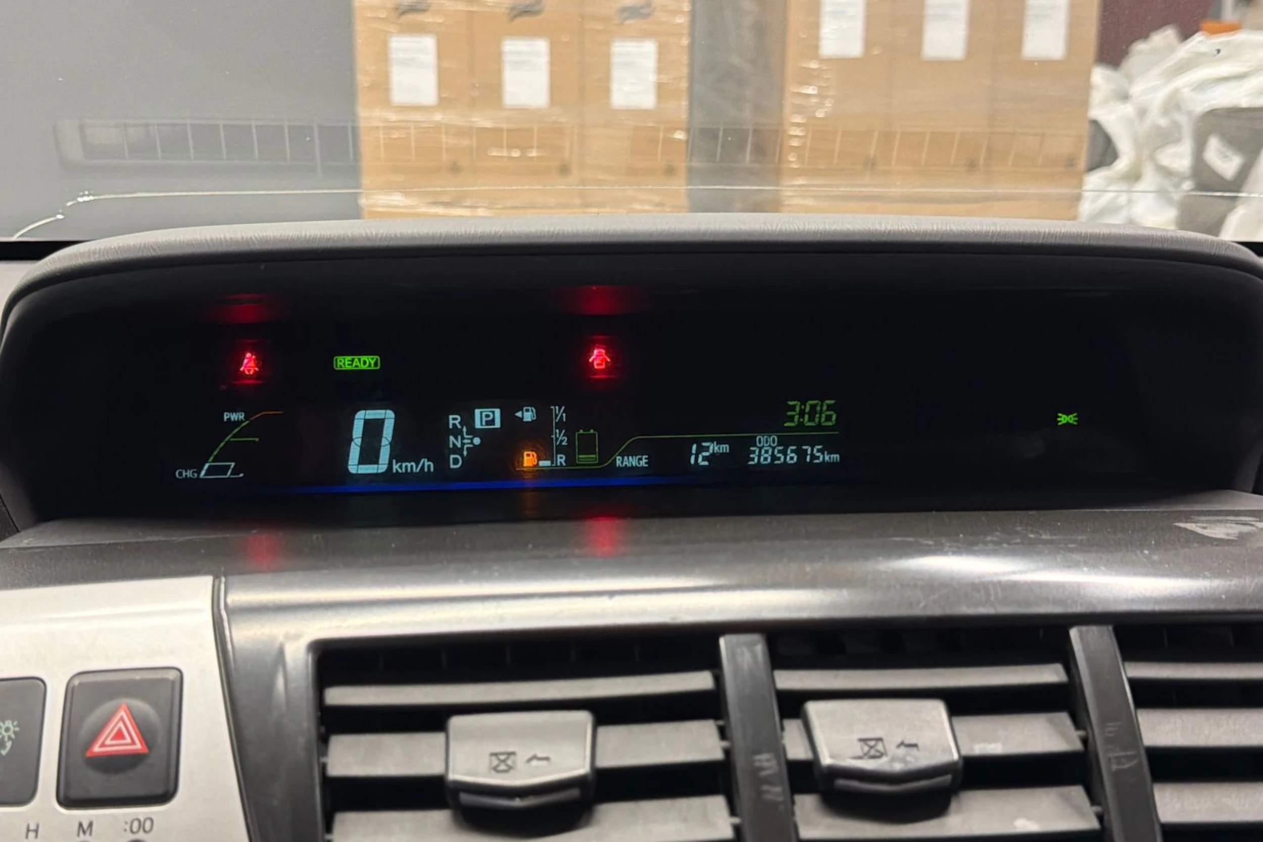 Harmaa Toyota Prius+ 2013 kuva 13.