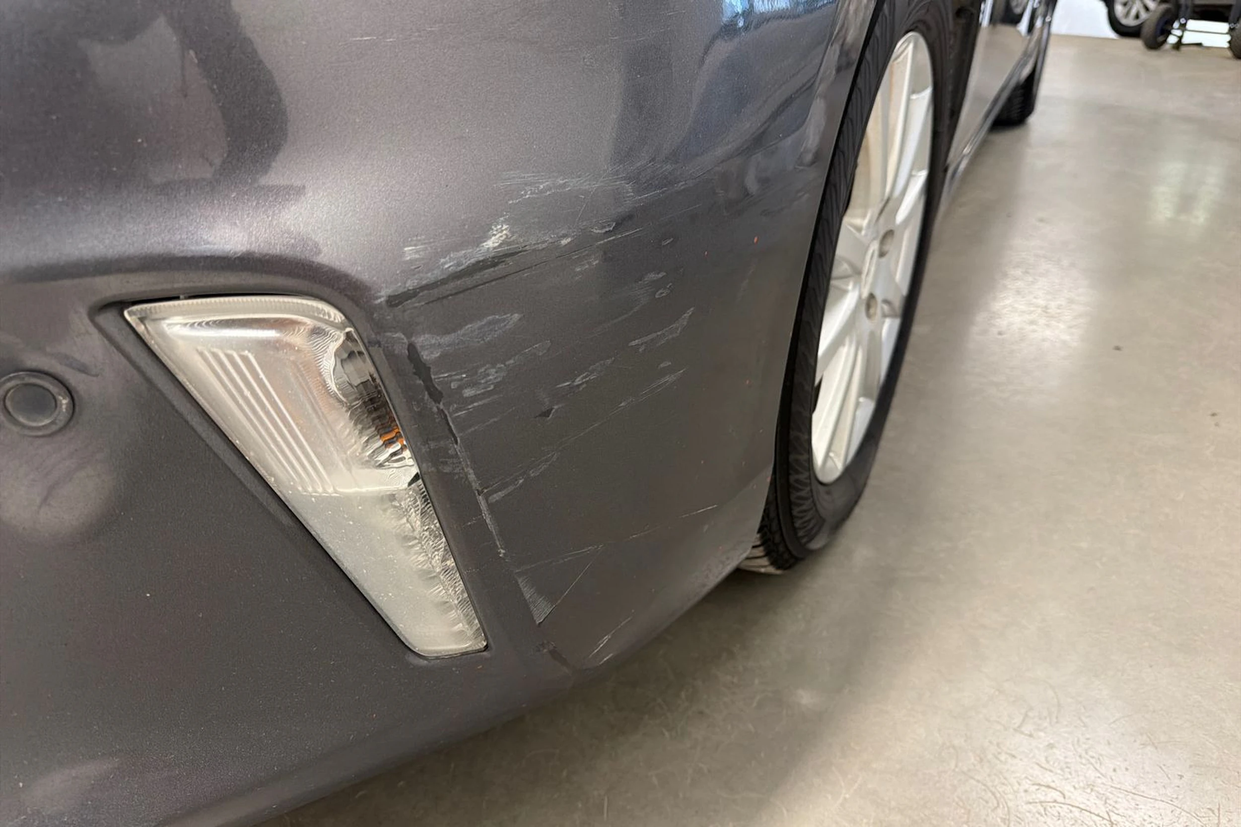 Harmaa Toyota Prius+ 2013 kuva 17.