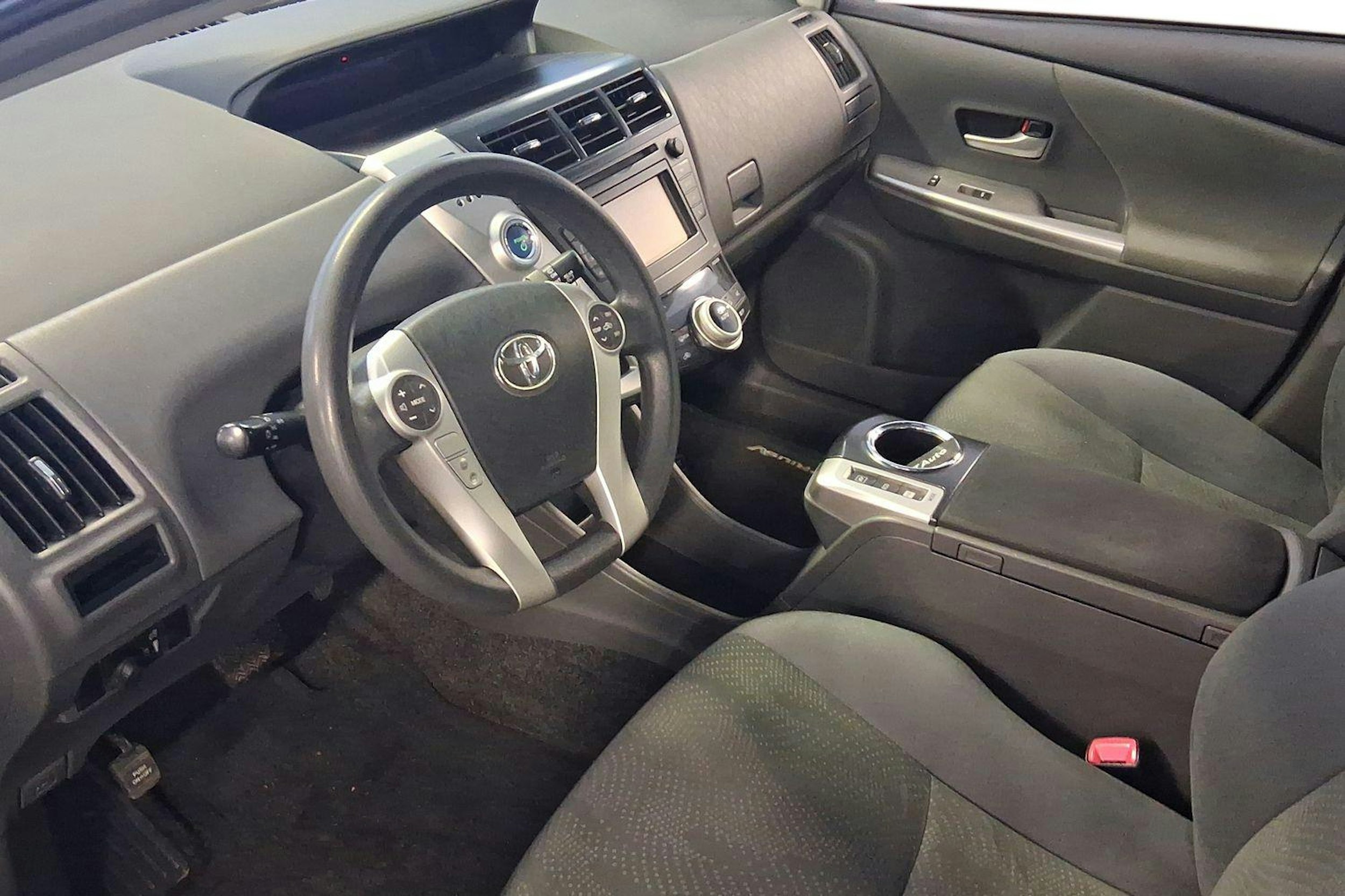 sininen Toyota Prius+ 2014 kuva 7.