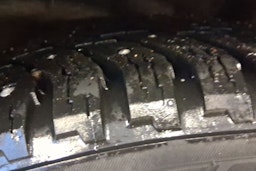 sininen Toyota Prius+ 2014 kuva 13.