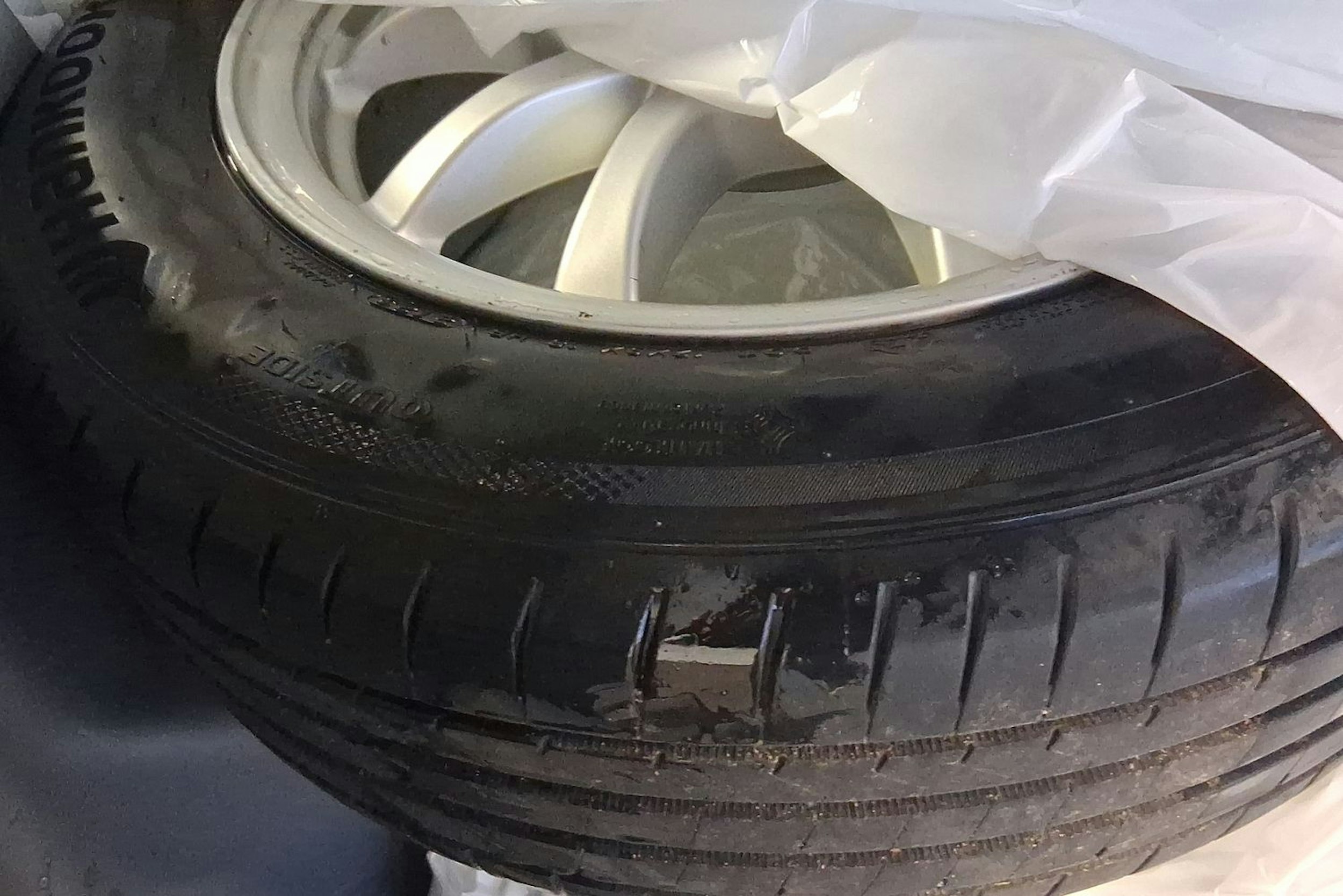 sininen Toyota Prius+ 2014 kuva 15.