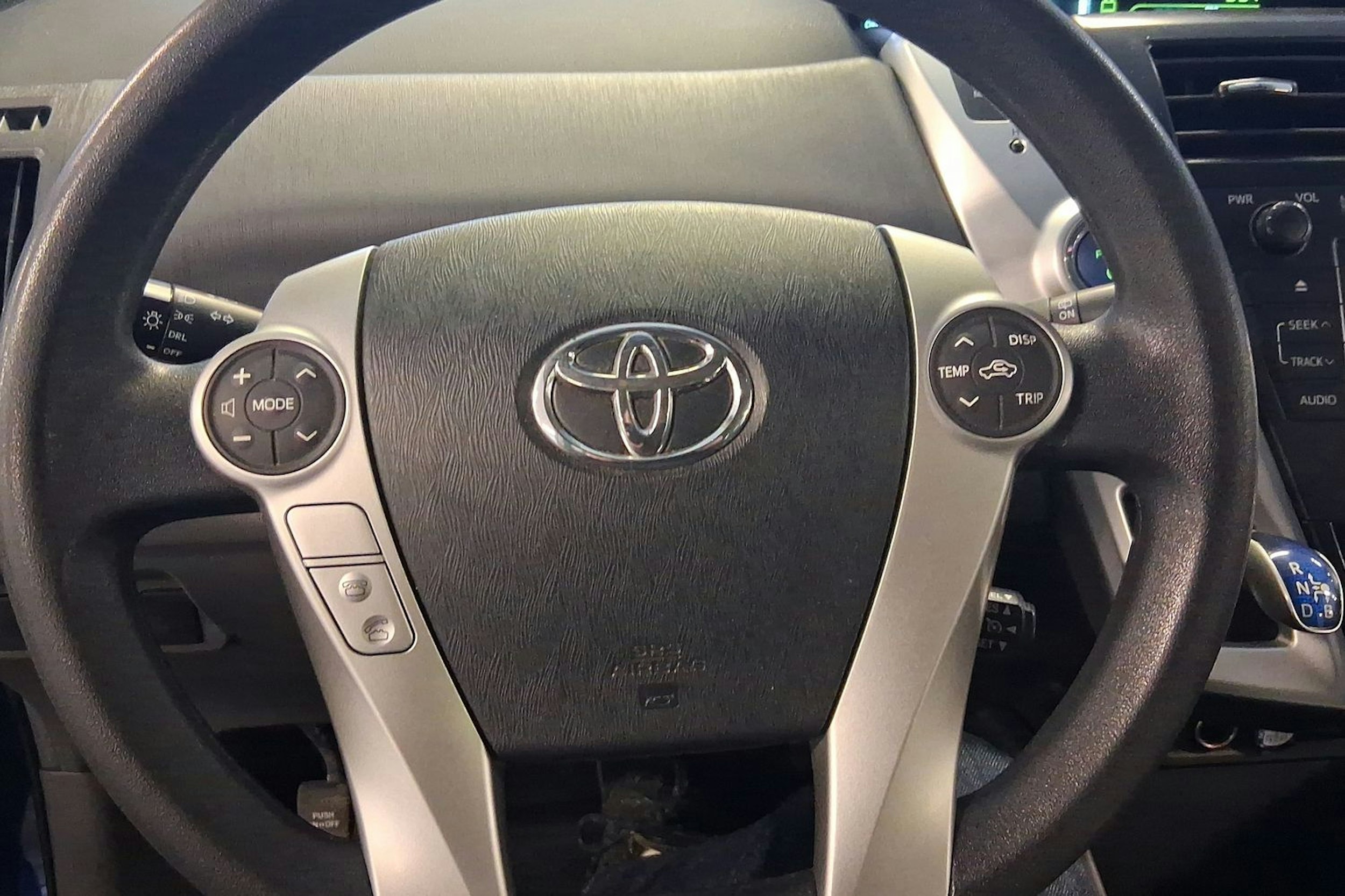 sininen Toyota Prius+ 2014 kuva 18.