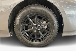 harmaa Toyota Prius 2017 kuva 11.