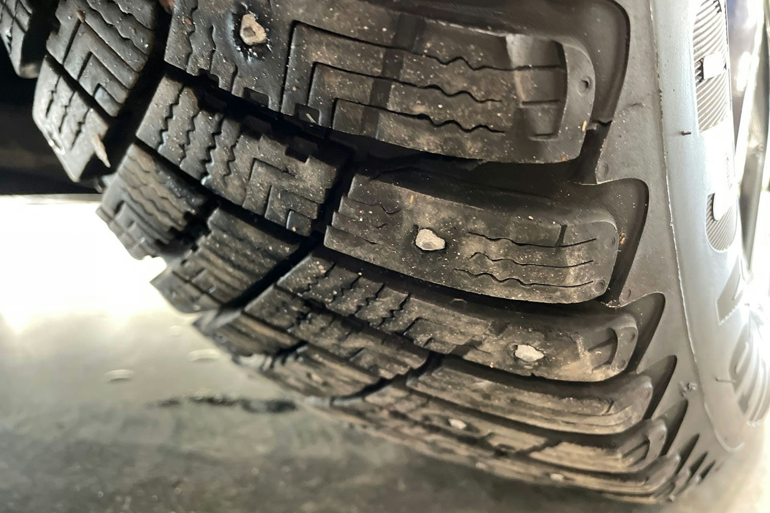 harmaa Toyota Prius 2017 kuva 13.