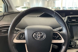 harmaa Toyota Prius 2017 kuva 14.